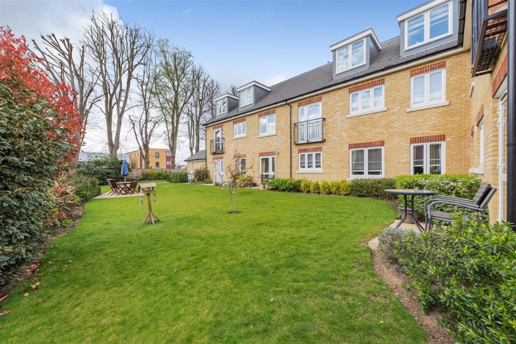 River View Lodge, Shepperton Churchill Sales and Lettings