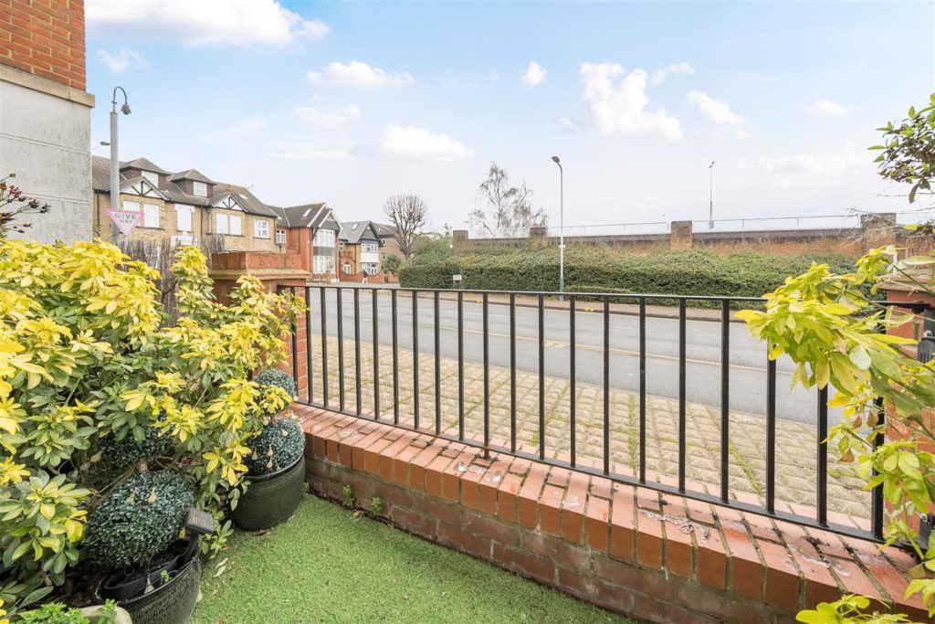Rose Court, Romford