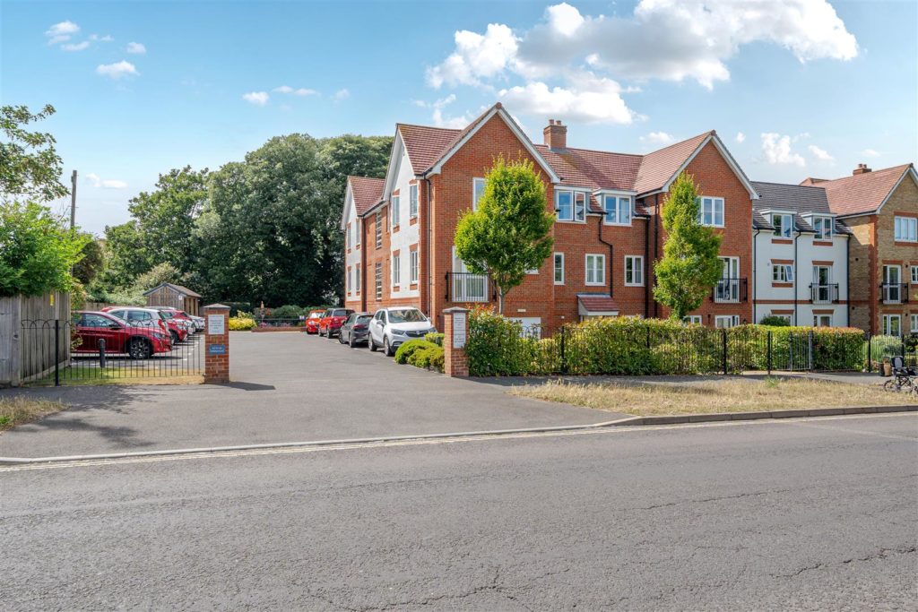 Hale Lodge, Littlehampton