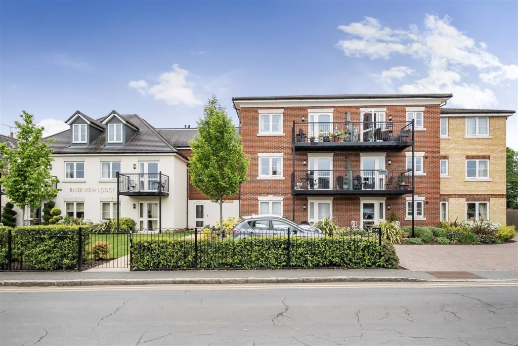 River View Lodge, Shepperton