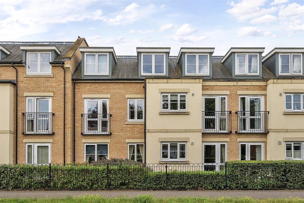 Linden Lodge, Bicester