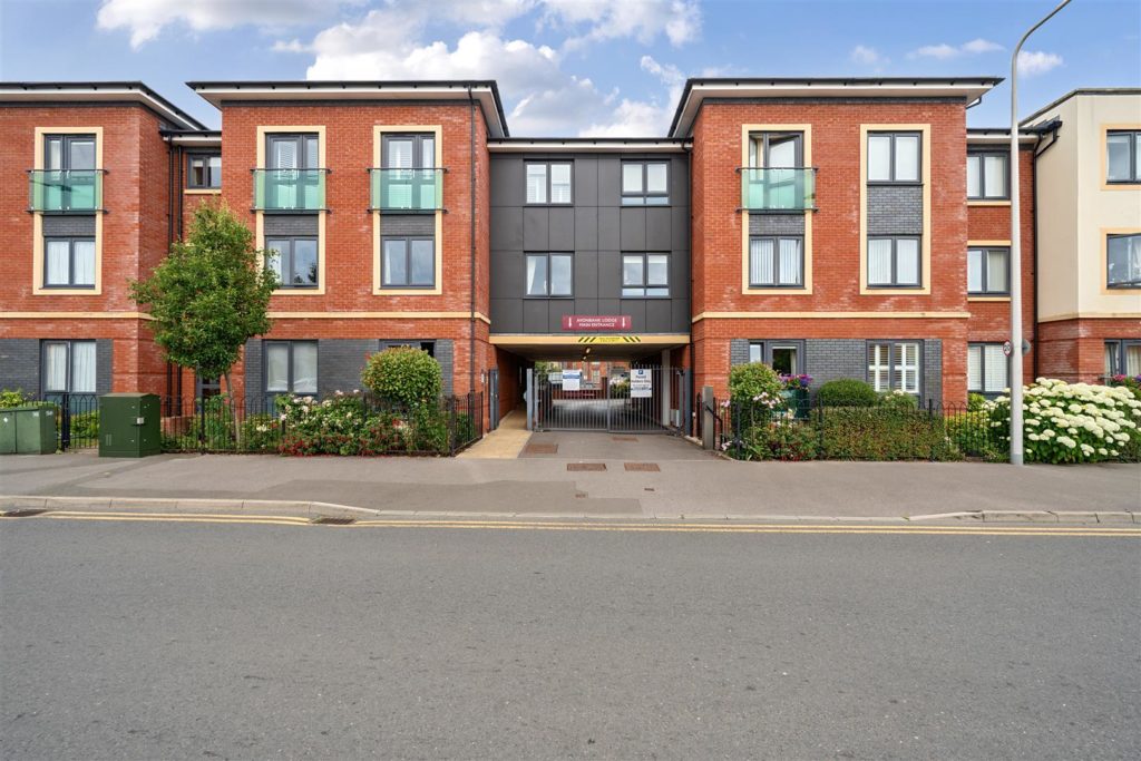 Avonbank Lodge, Newbury