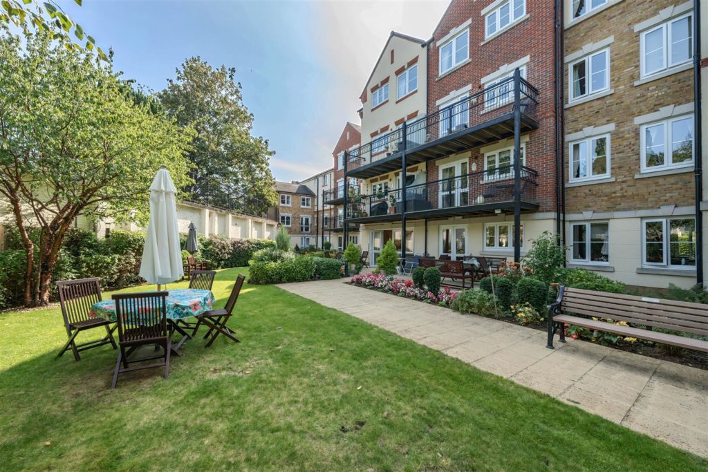 Ash Lodge, Walton-On-Thames