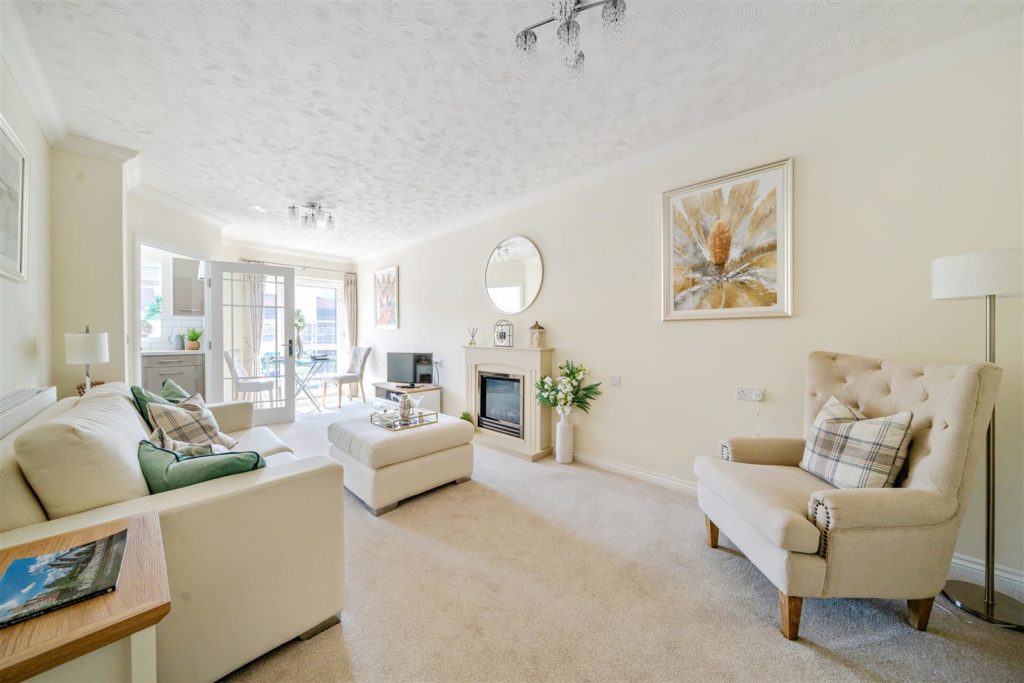 Oscar Lodge, Aylesbury