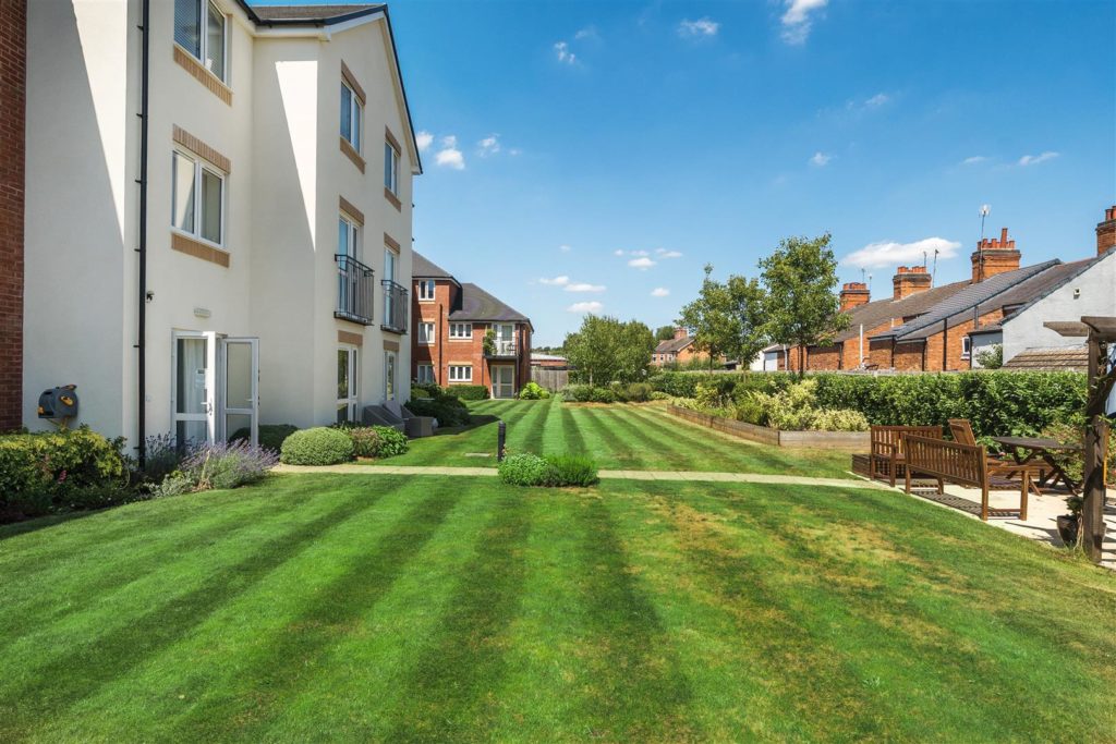 Tebbutt Lodge, Market Harborough