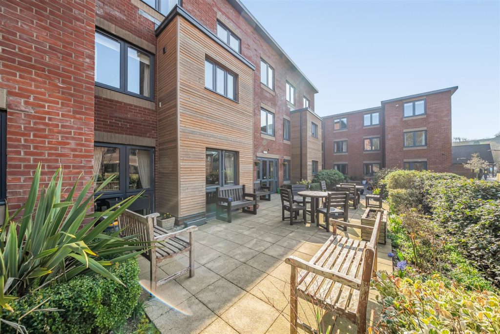 Eliot Lodge, Ashbourne