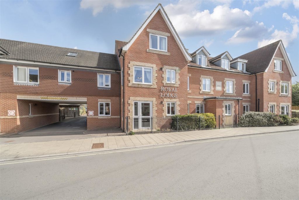 Royal Lodge, Gillingham