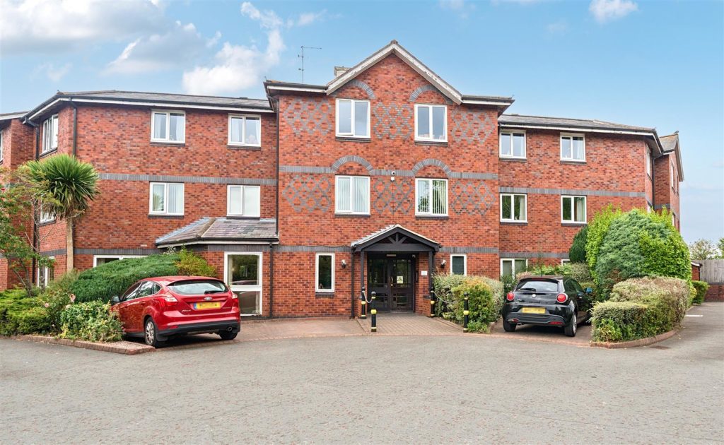 Hamilton Court, Neston, Chesire
