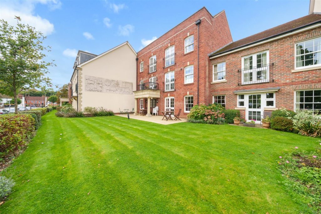 Hawthorn Lodge, Farnham