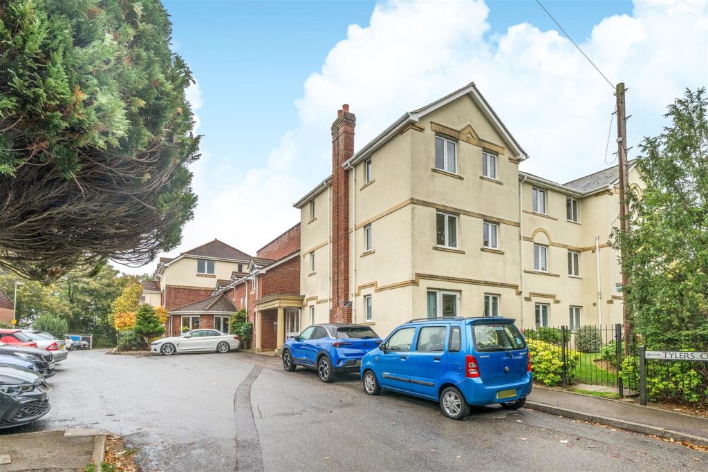 Andrews Lodge, Lymington, Hampshire