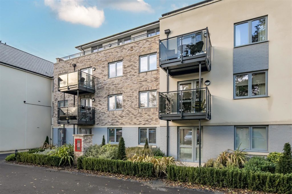 Orchard Lodge, Calne