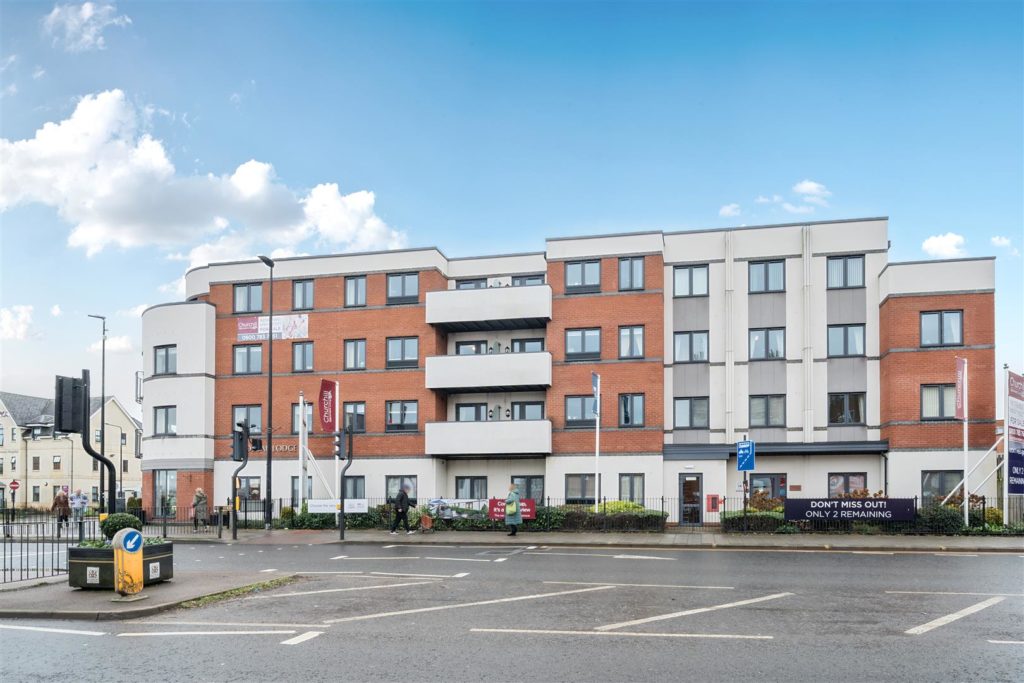 Oscar Lodge, Aylesbury