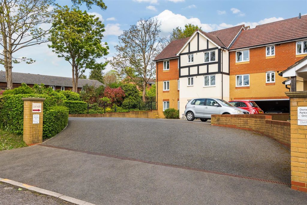 Bramble Lodge, Wallington