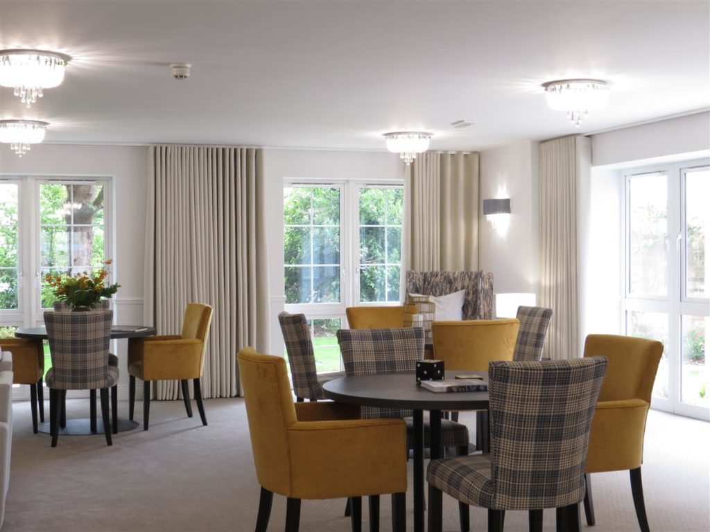 1b Queen Elizabeth Avenue, Lymington