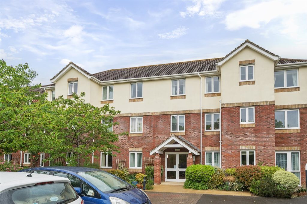 Andrews Lodge, Lymington