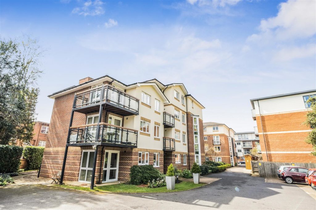 Middlemarch Lodge, Rickmansworth, Hertfordshire