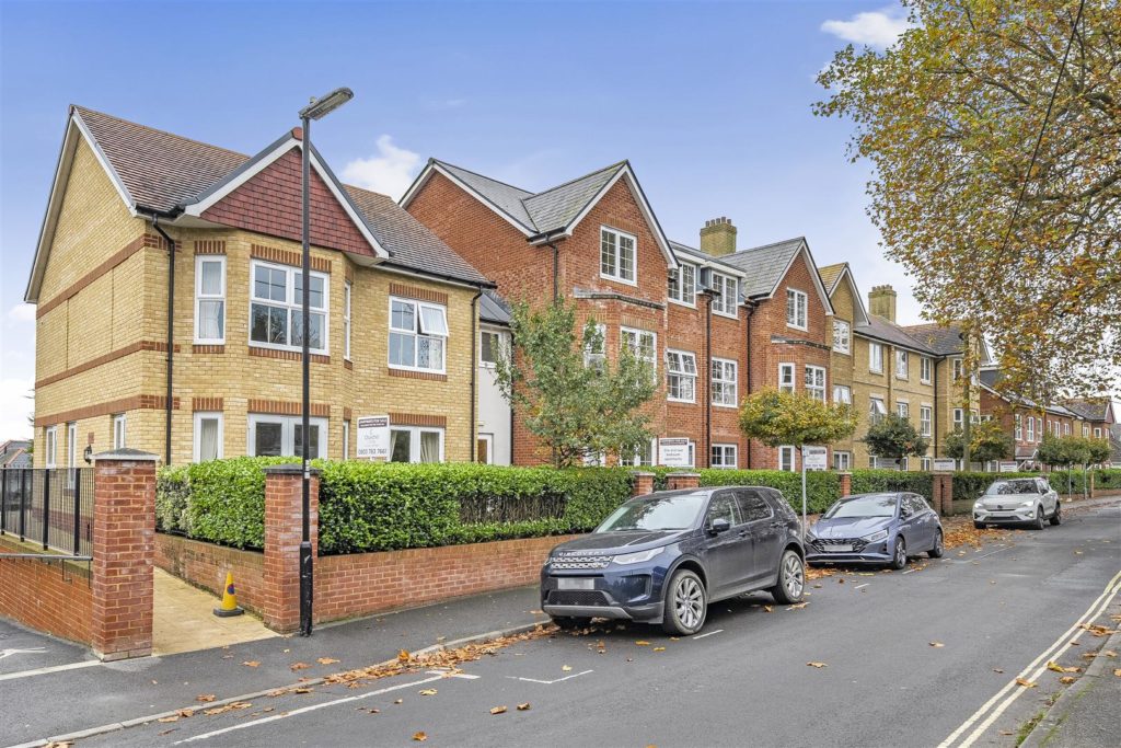 Knight Close, Lymington, Hampshire