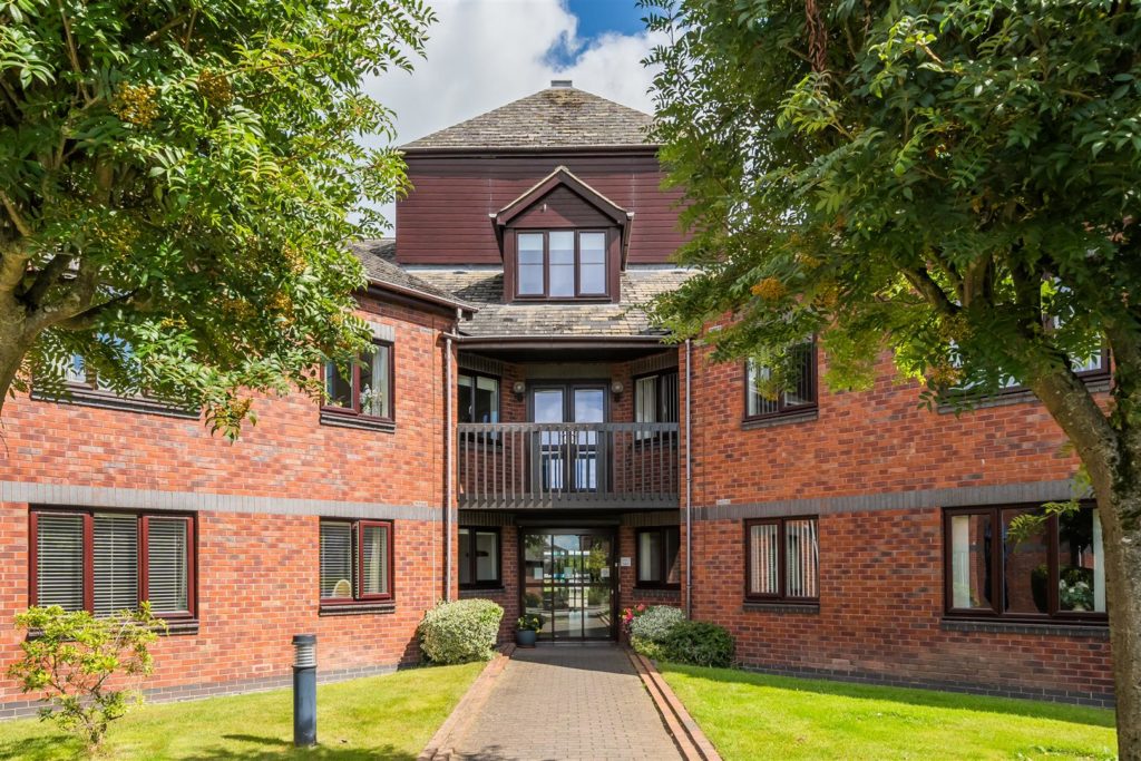 Cedar House, Great Boughton, Chester