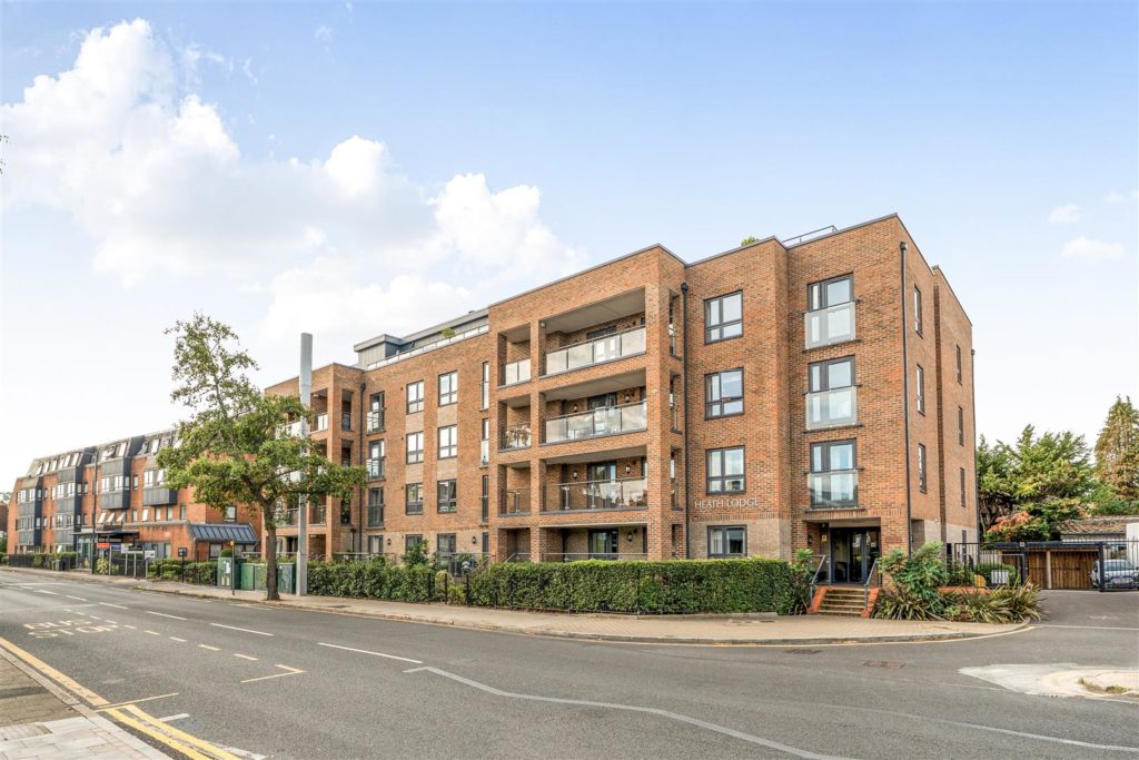 Heath Lodge, Pinner, Greater London
